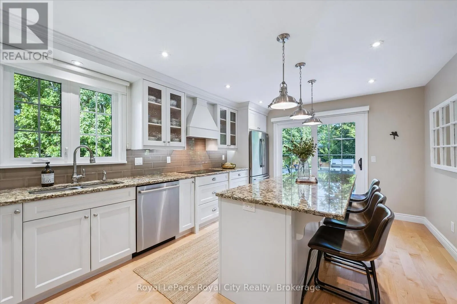 15 SUGARBUSH PLACE