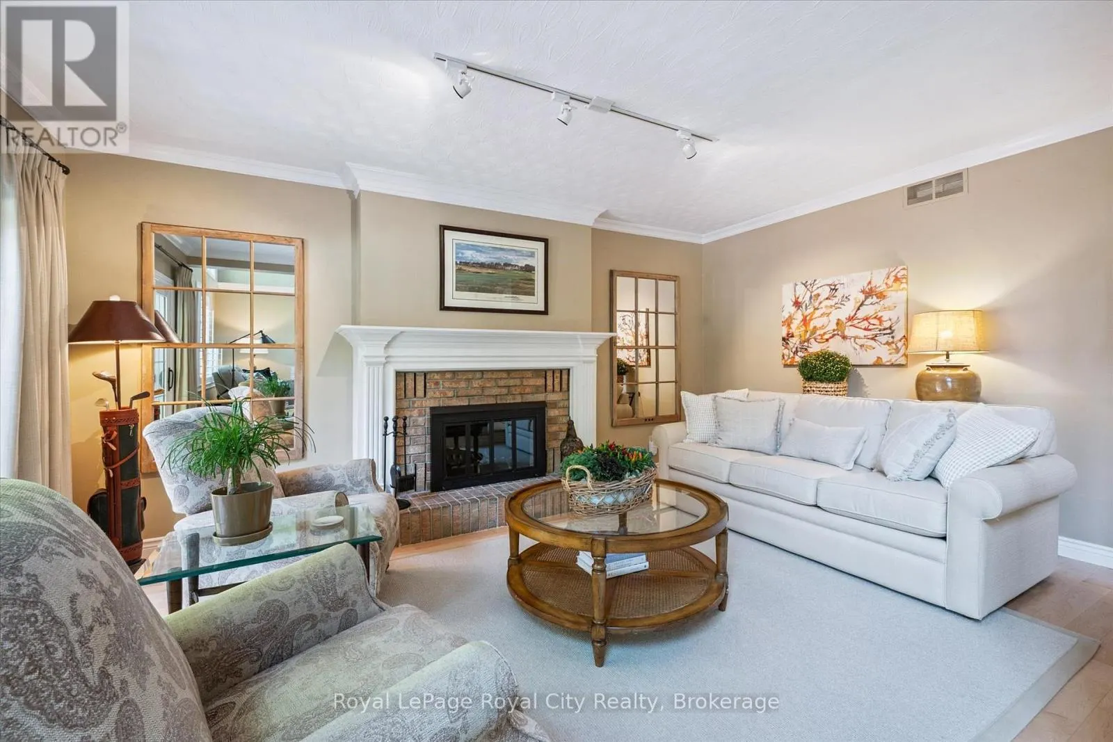 15 SUGARBUSH PLACE