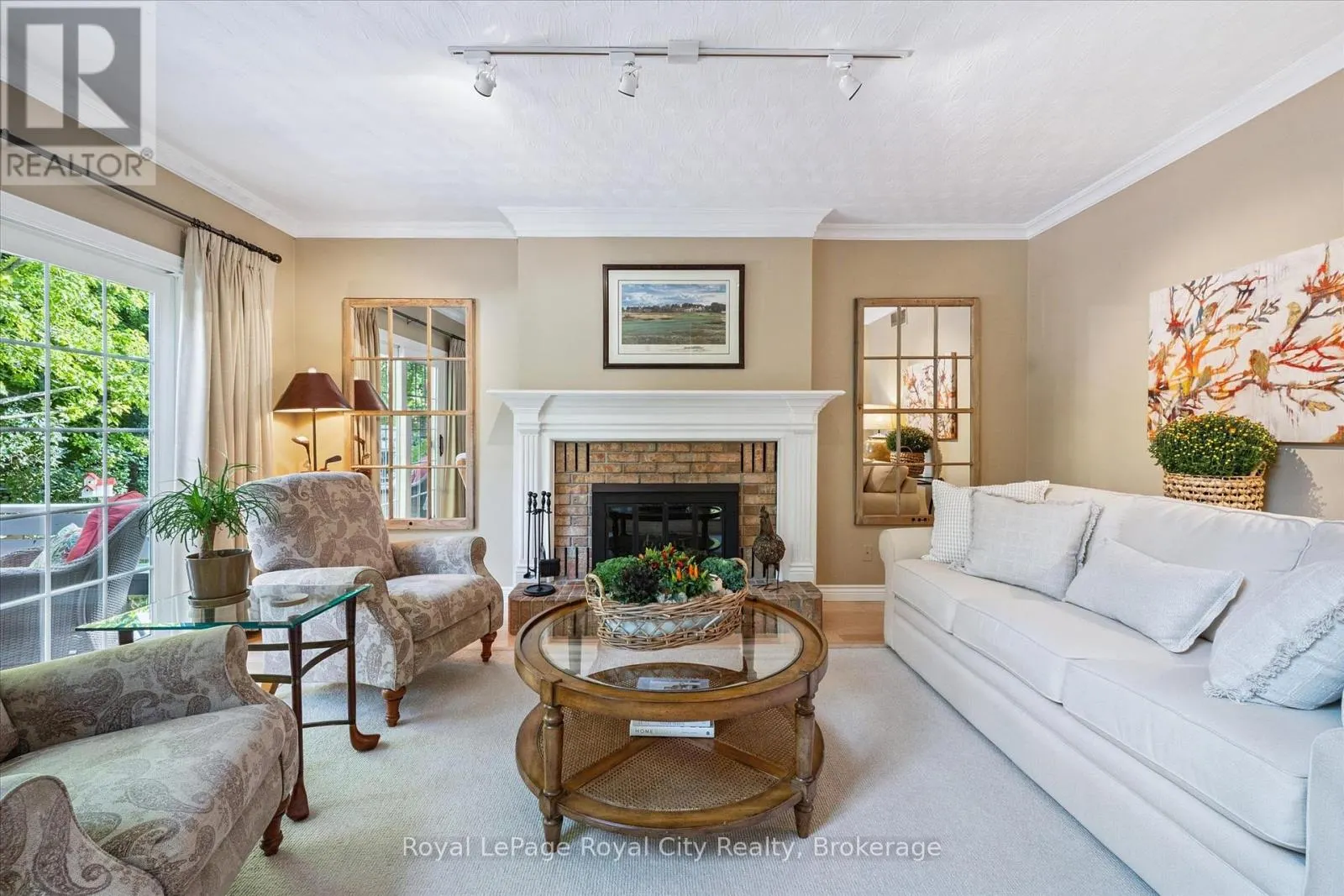 15 SUGARBUSH PLACE