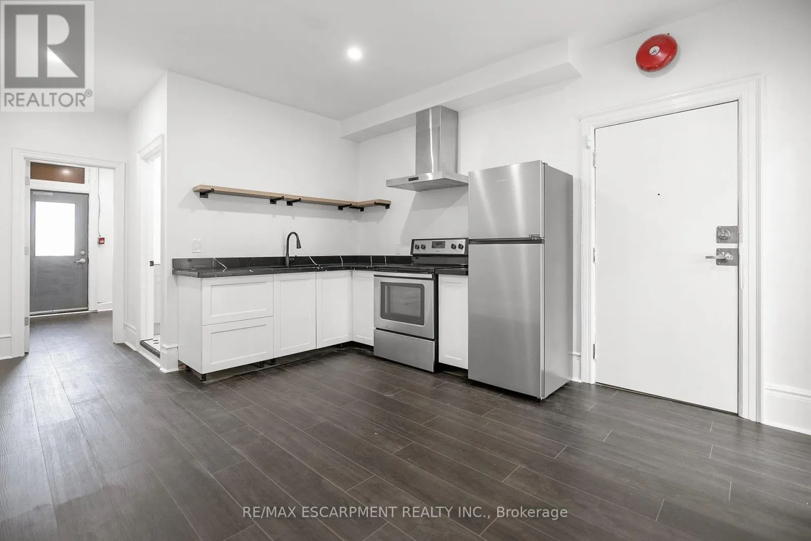 302 - 63 JOHN STREET S