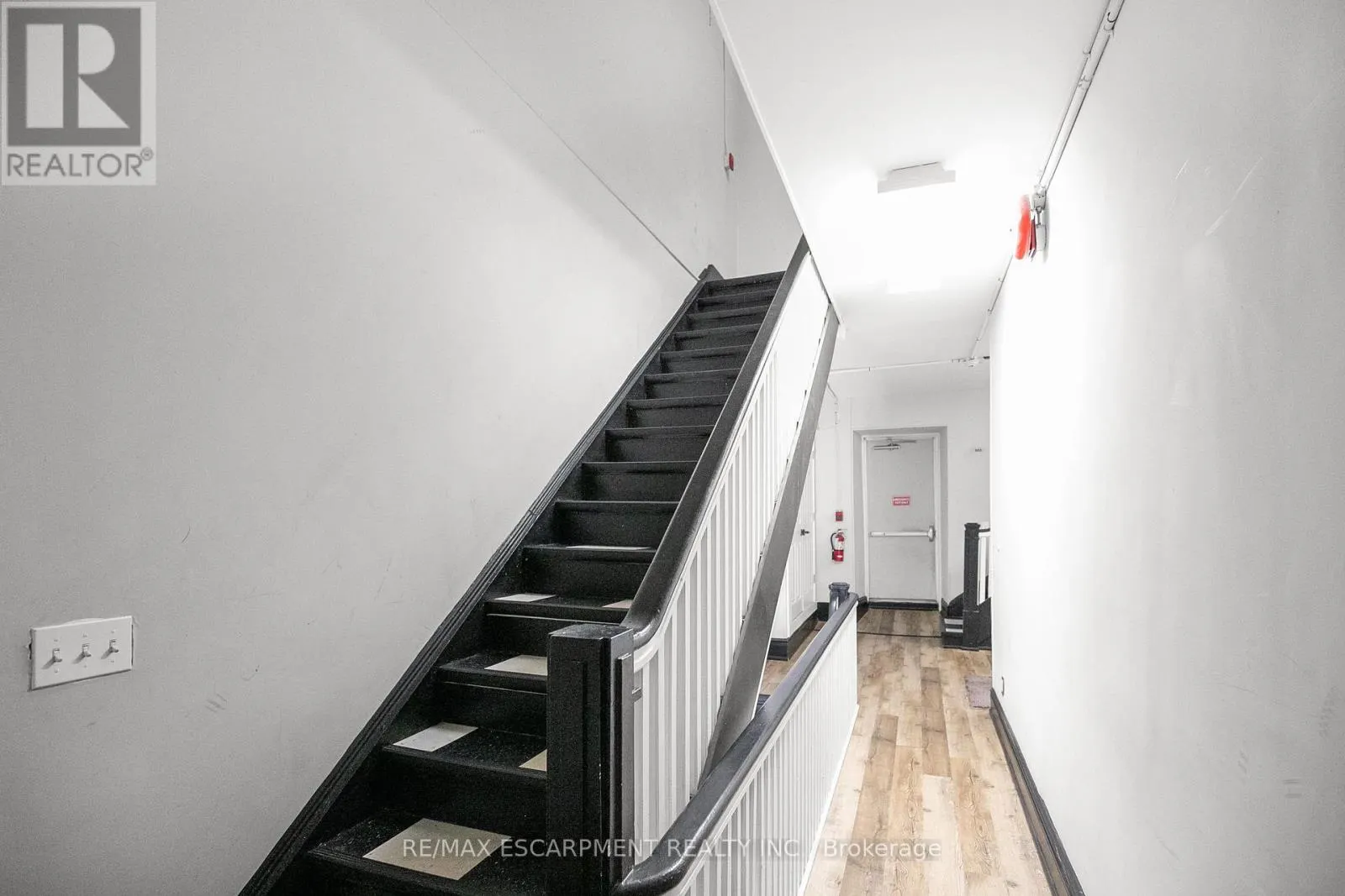 302 - 63 JOHN STREET S