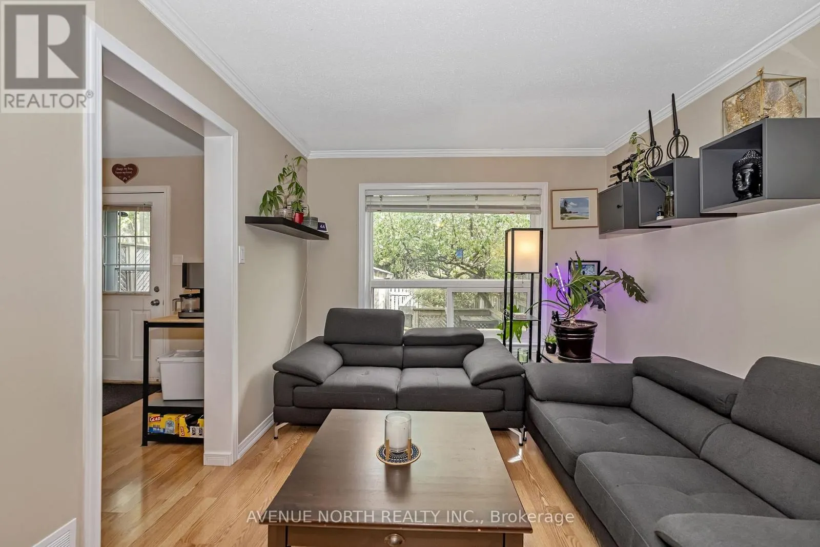 120 MARKLAND CRESCENT