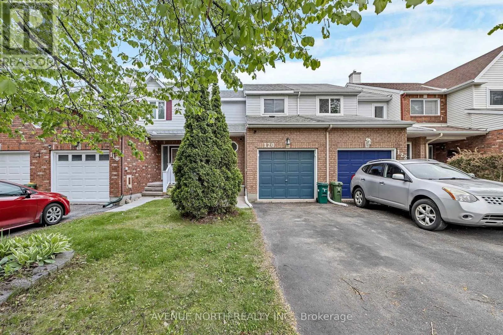120 MARKLAND CRESCENT