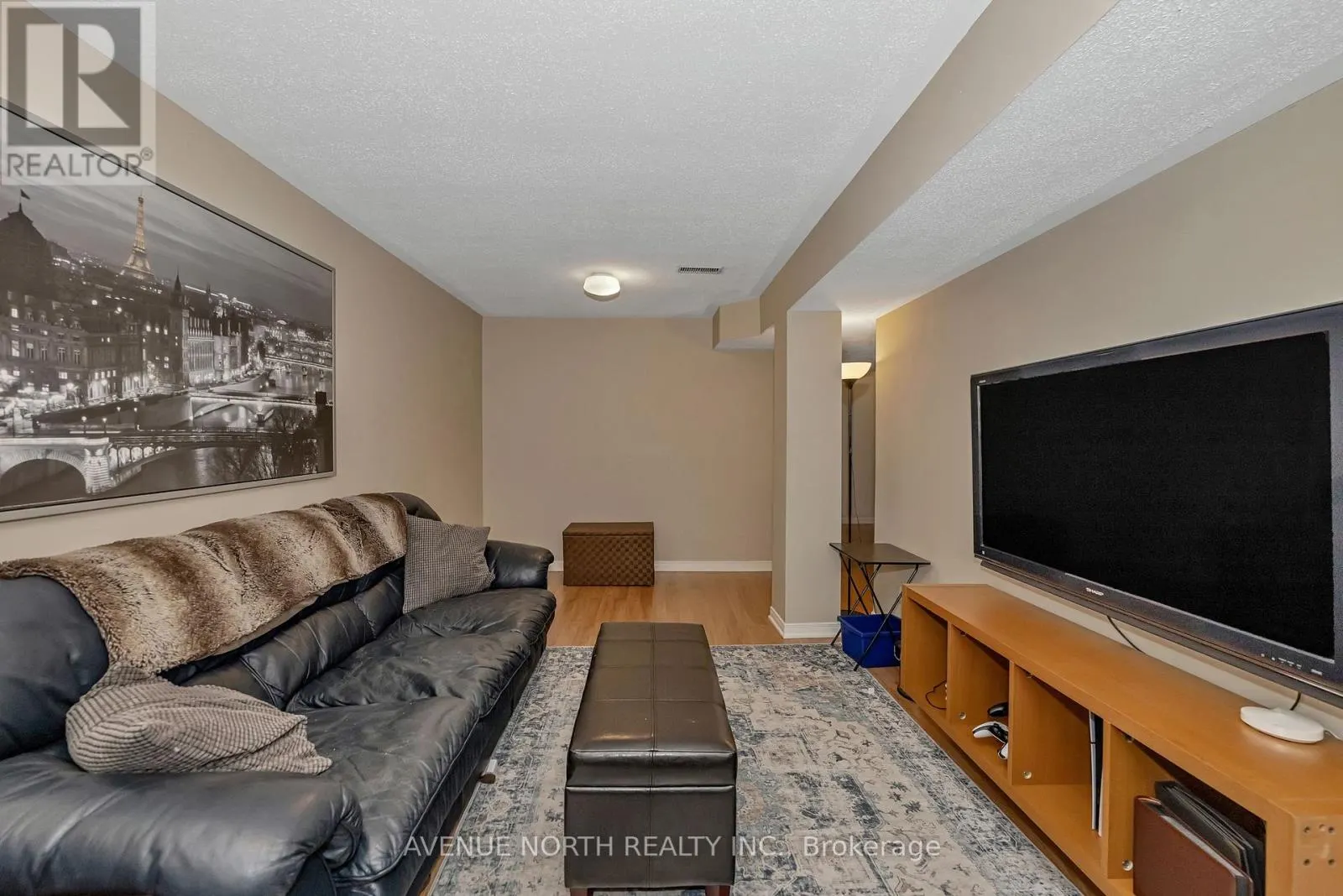 120 MARKLAND CRESCENT
