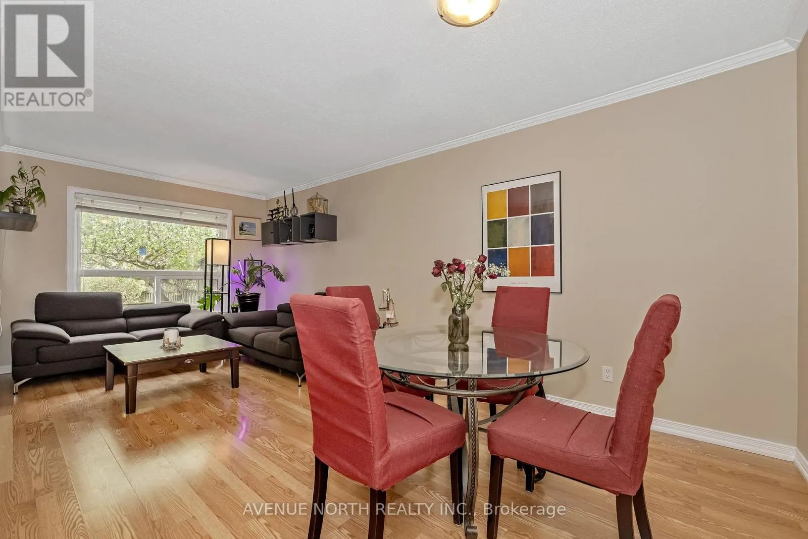 120 MARKLAND CRESCENT