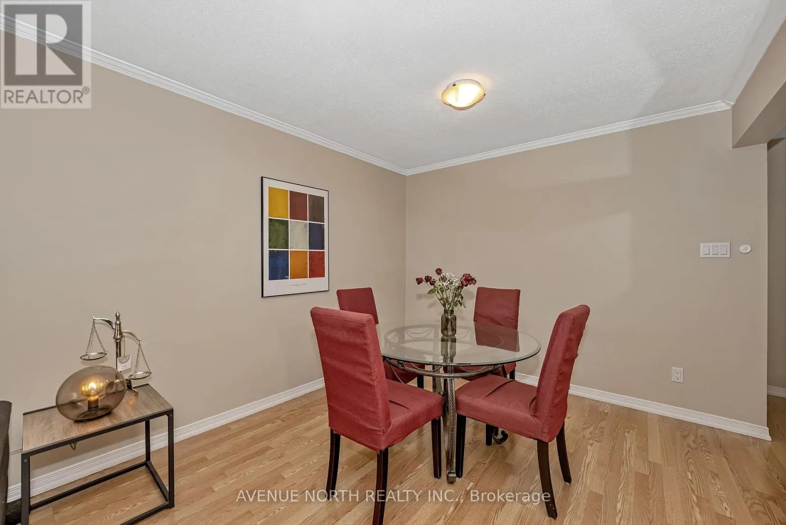 120 MARKLAND CRESCENT