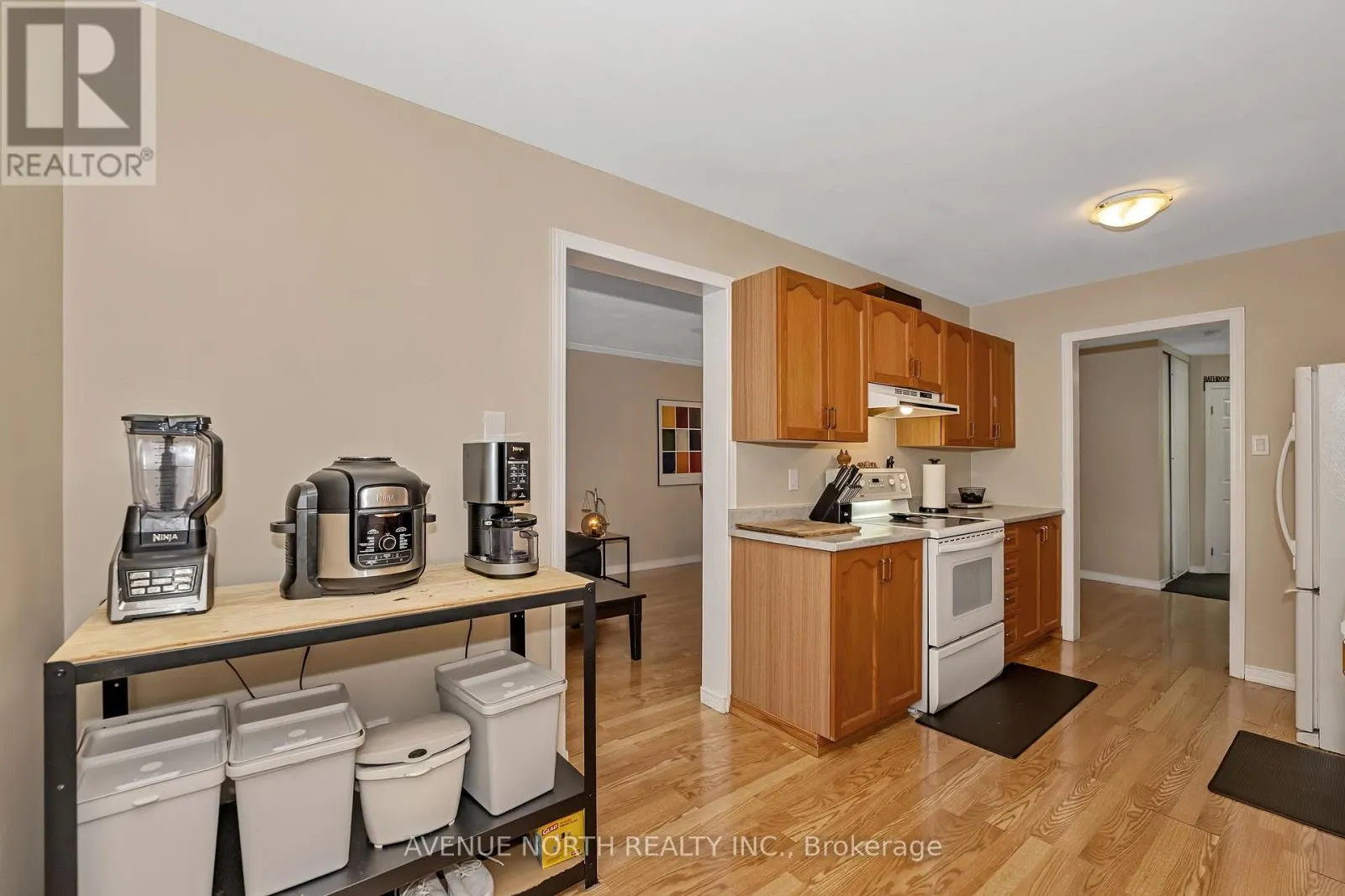 120 MARKLAND CRESCENT