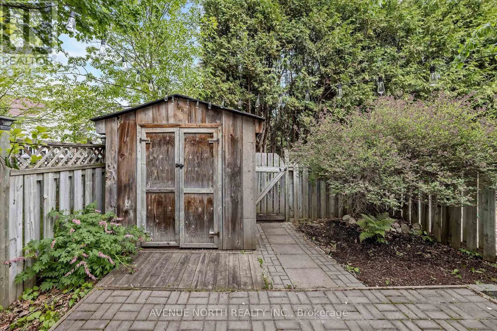 120 MARKLAND CRESCENT