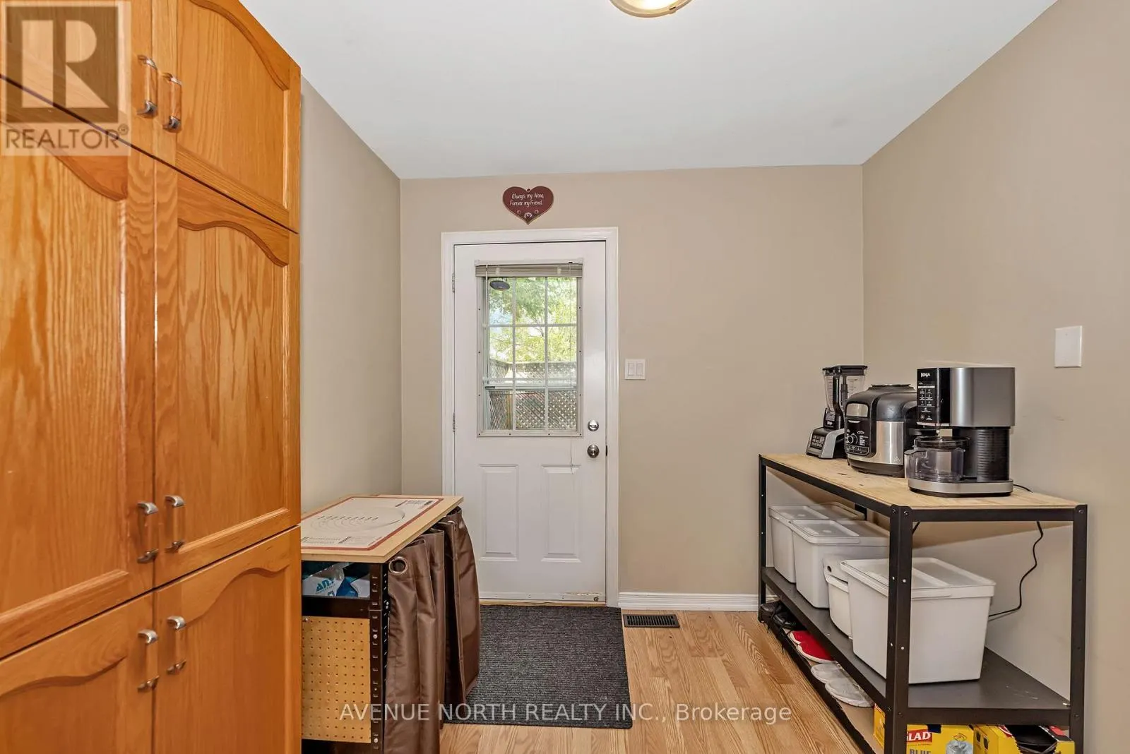 120 MARKLAND CRESCENT