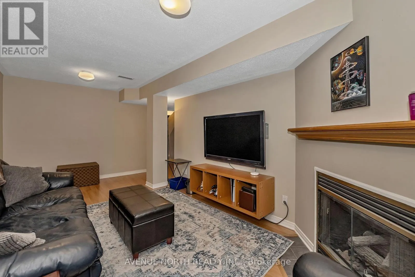120 MARKLAND CRESCENT