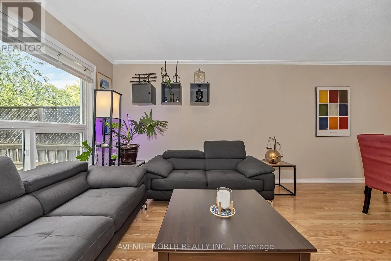 120 MARKLAND CRESCENT