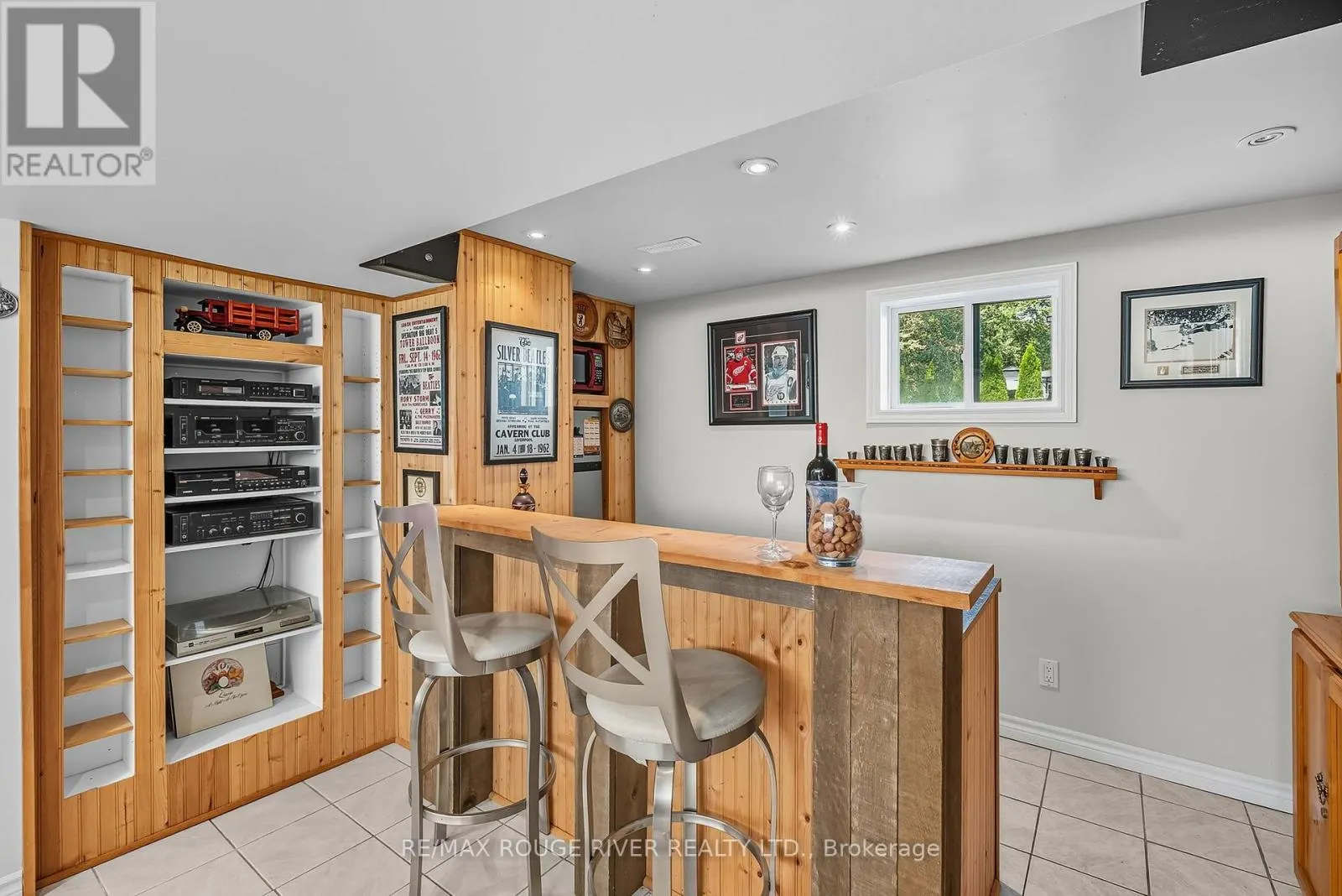 326 LAKESHORE DRIVE