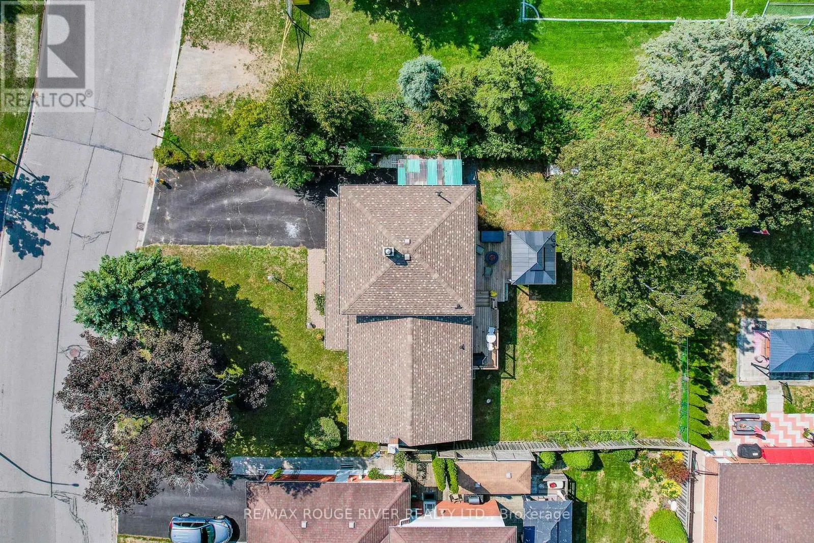 326 LAKESHORE DRIVE