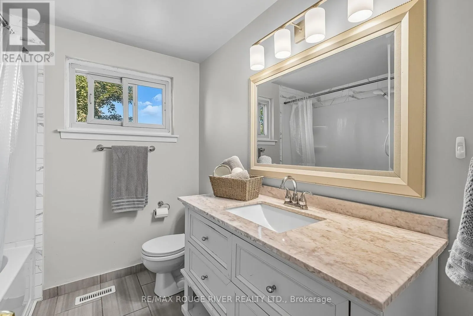326 LAKESHORE DRIVE