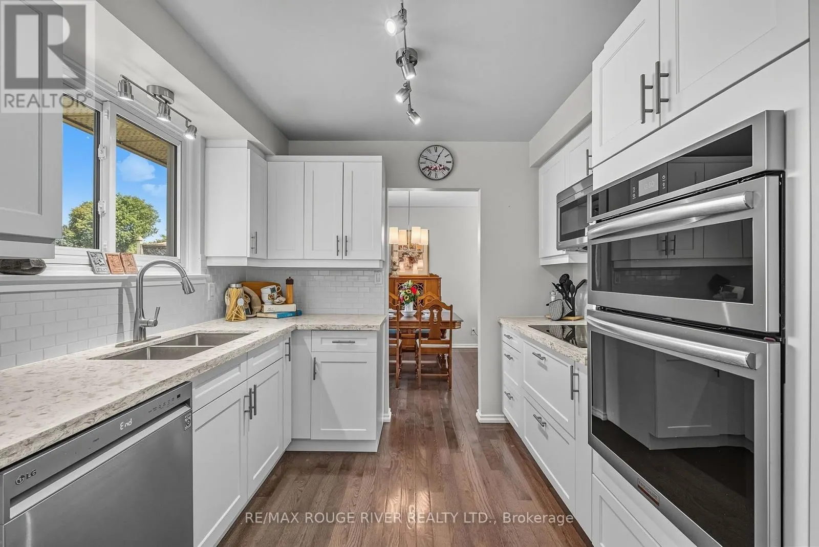 326 LAKESHORE DRIVE