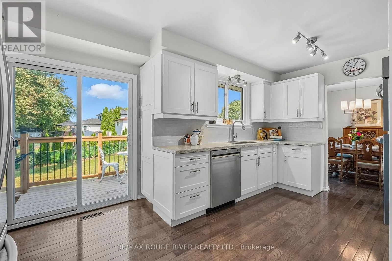 326 LAKESHORE DRIVE