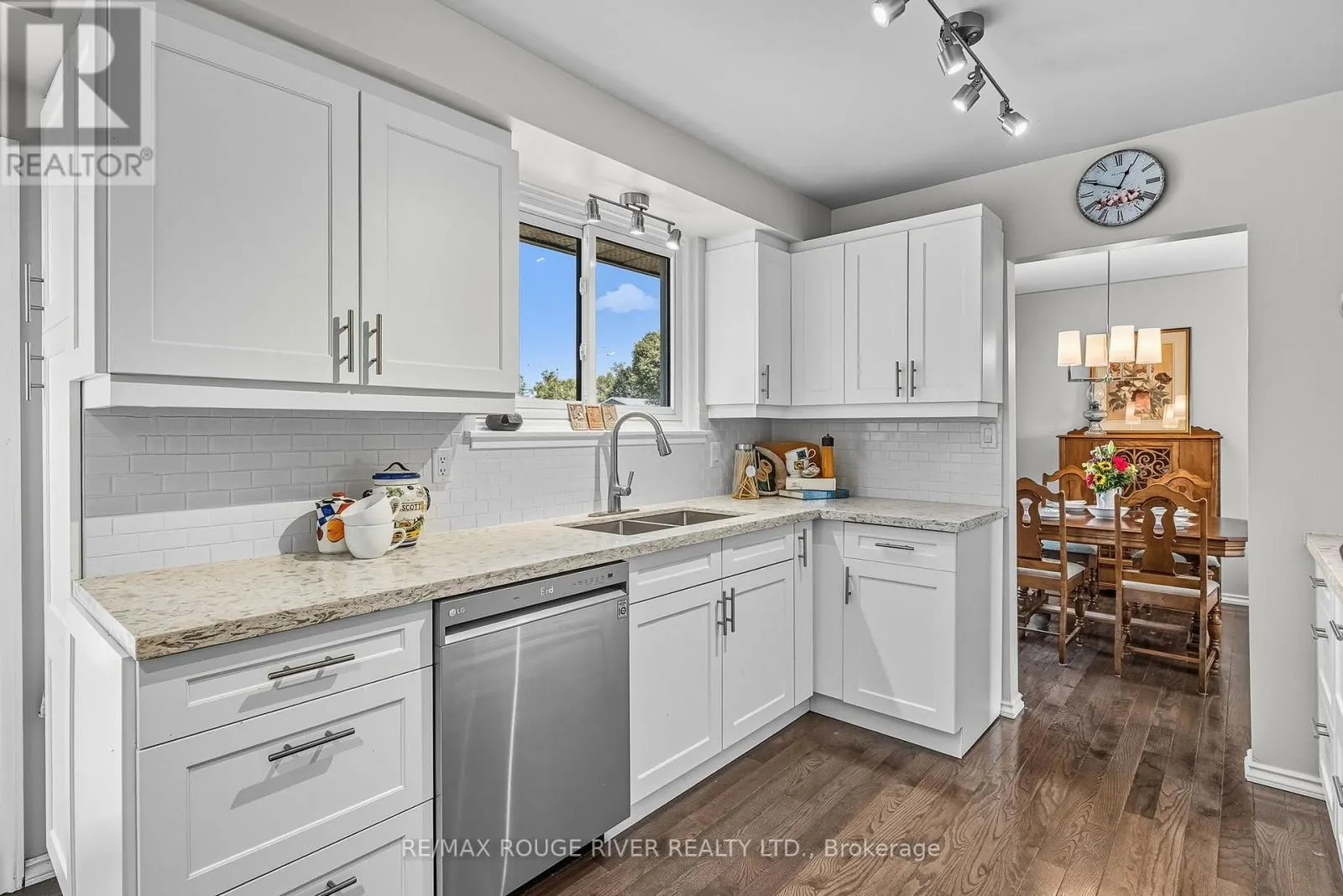 326 LAKESHORE DRIVE