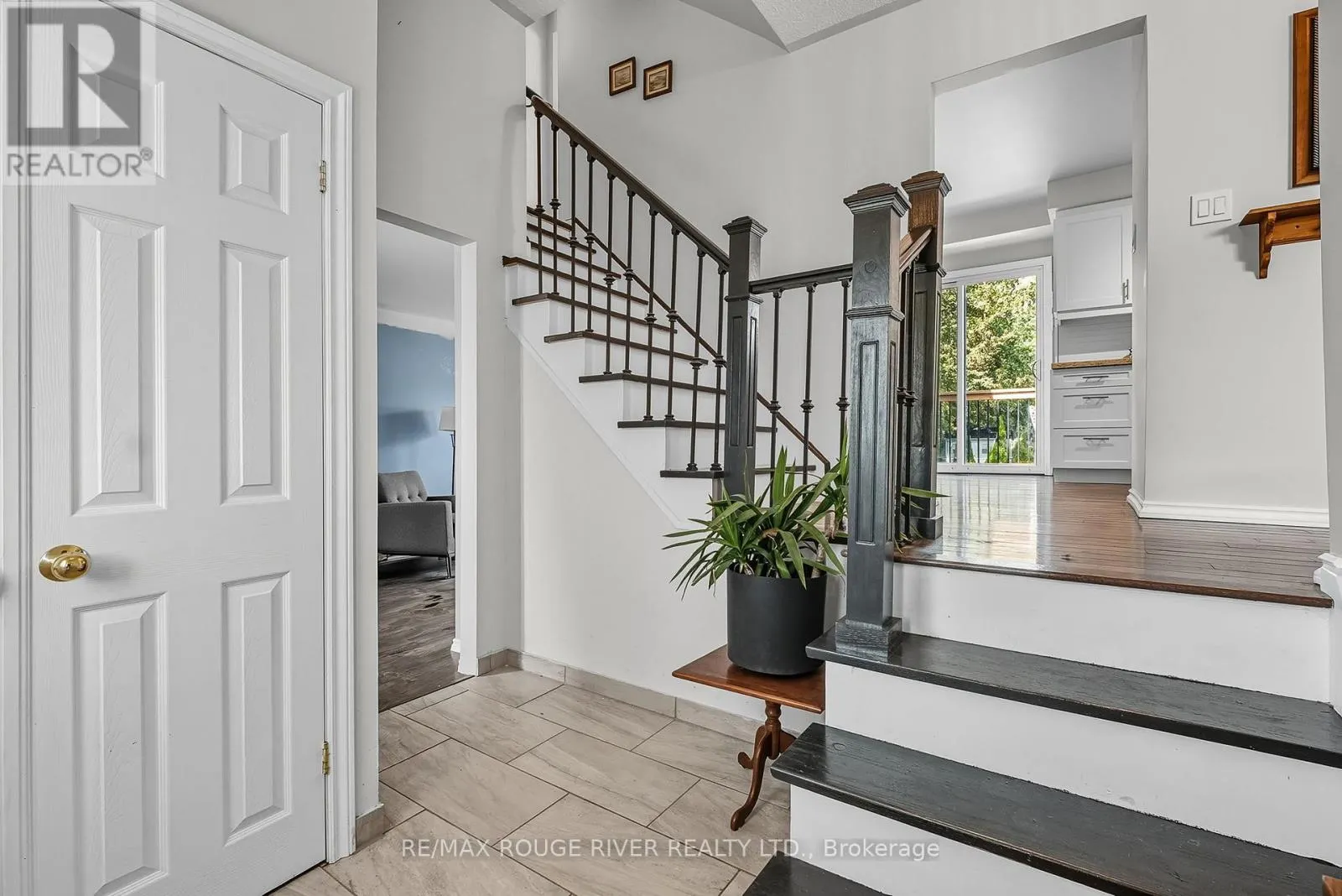 326 LAKESHORE DRIVE