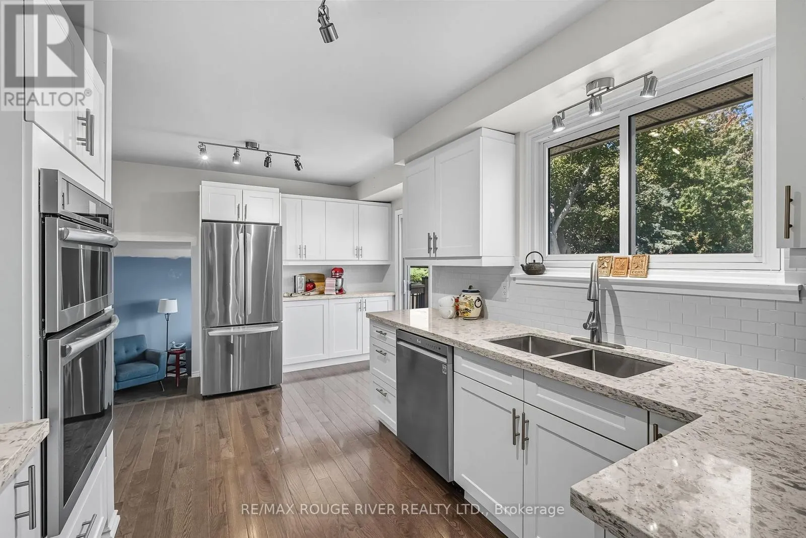 326 LAKESHORE DRIVE