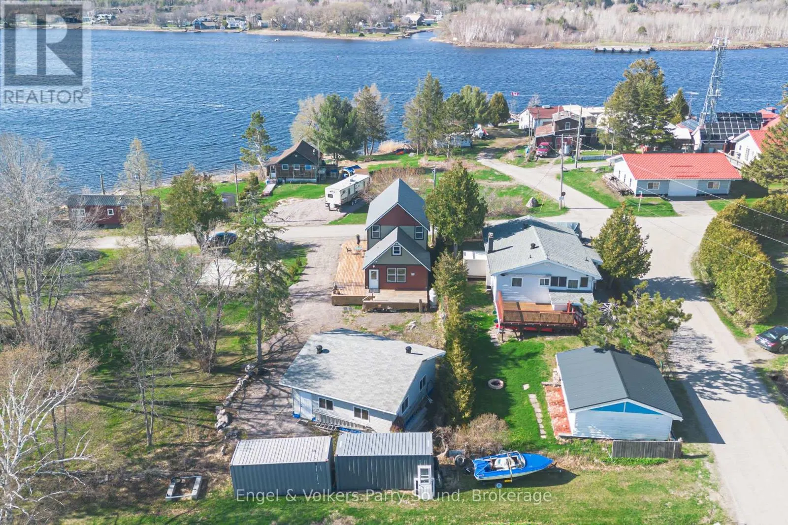 1 HOLLAND AVENUE