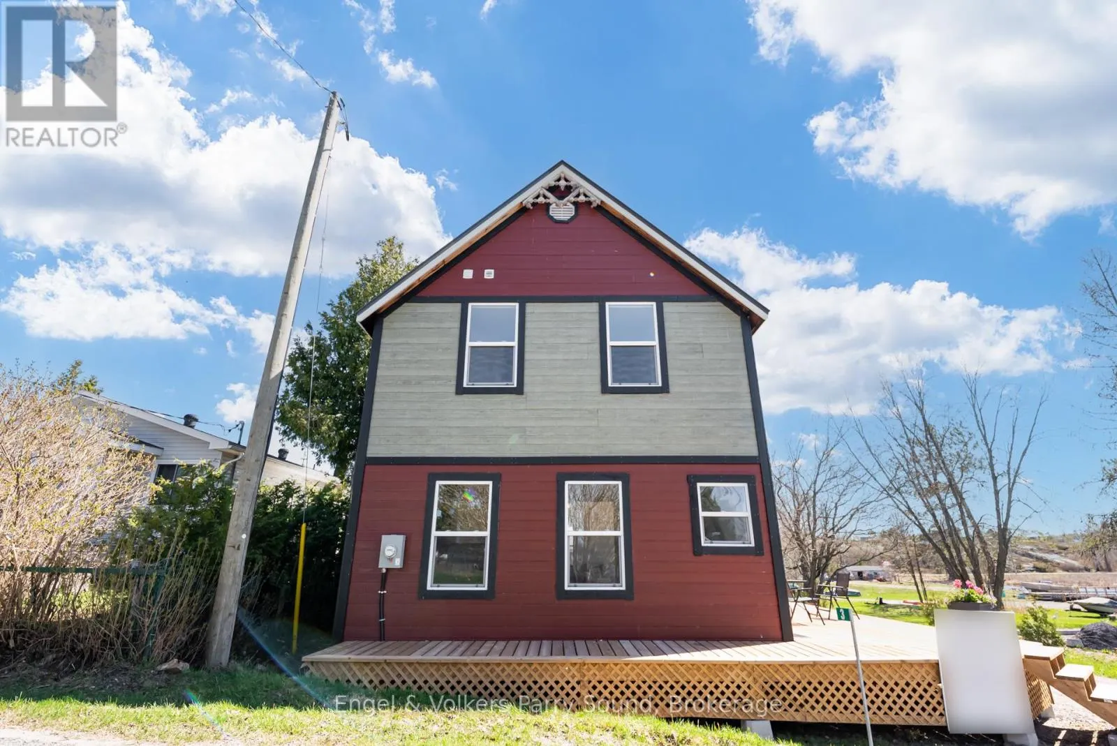 1 HOLLAND AVENUE
