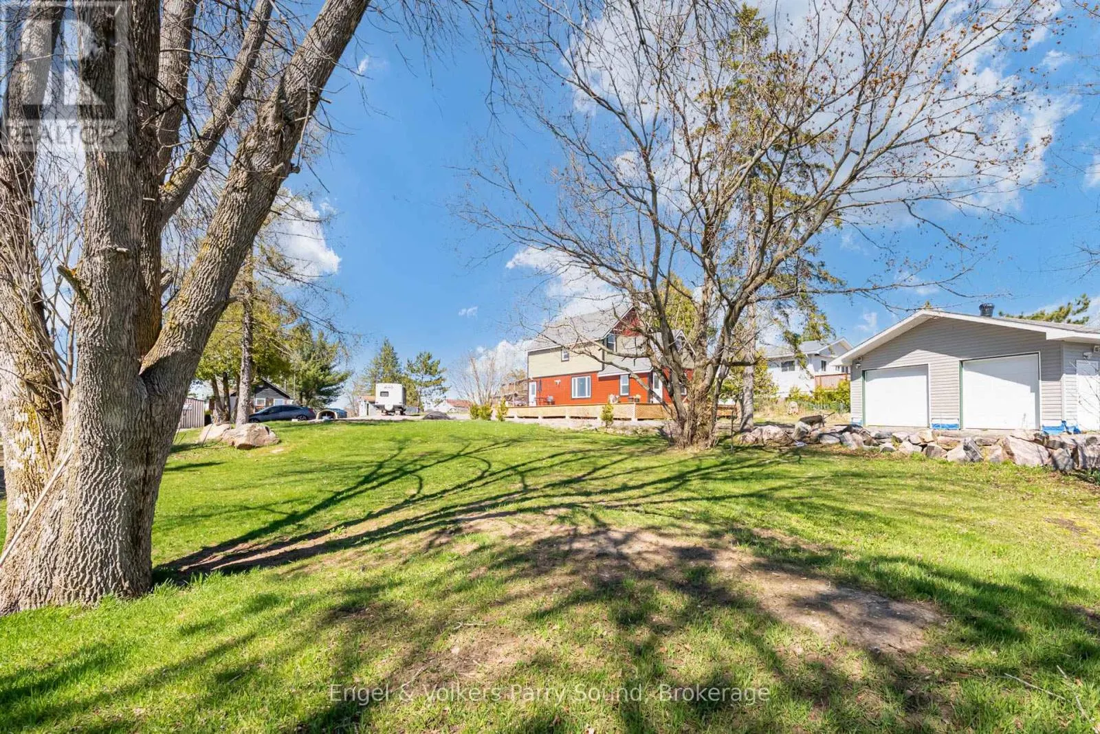 1 HOLLAND AVENUE
