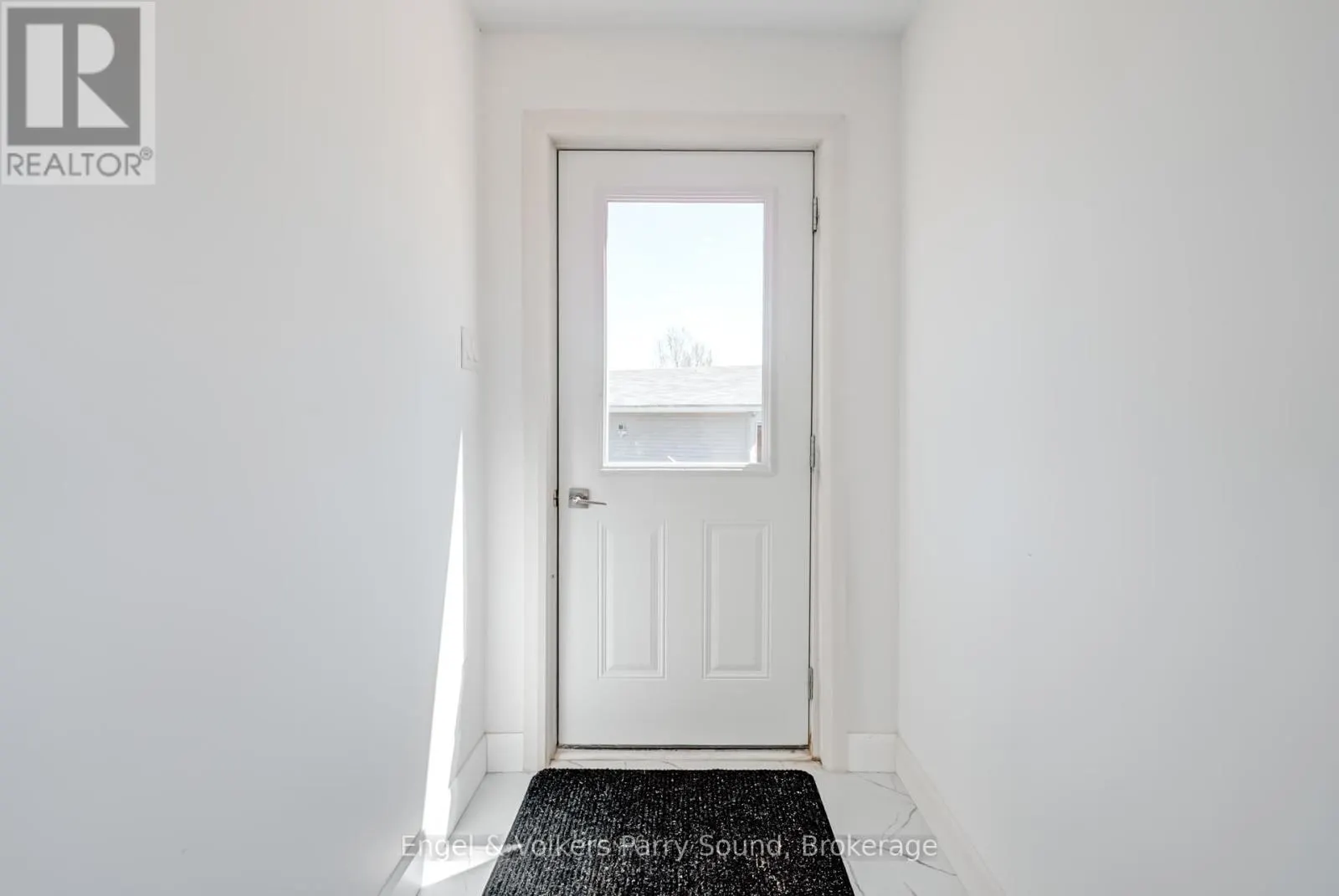 1 HOLLAND AVENUE
