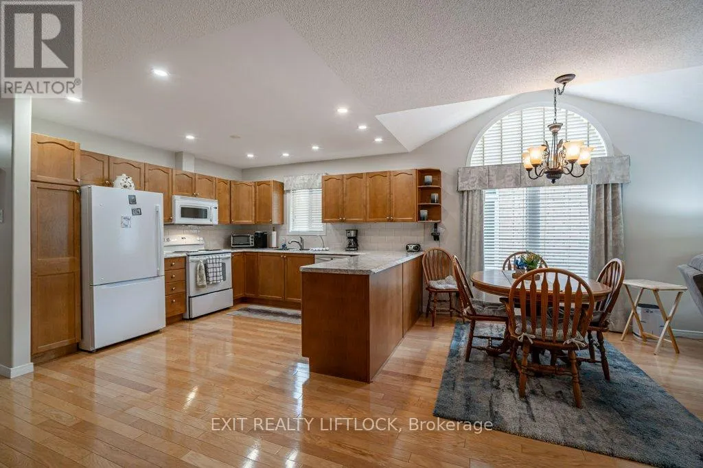 4 - 861 WENTWORTH STREET, #4