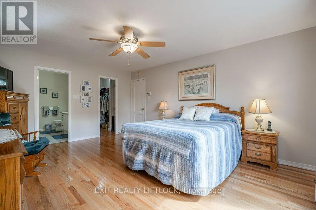4 - 861 WENTWORTH STREET, #4