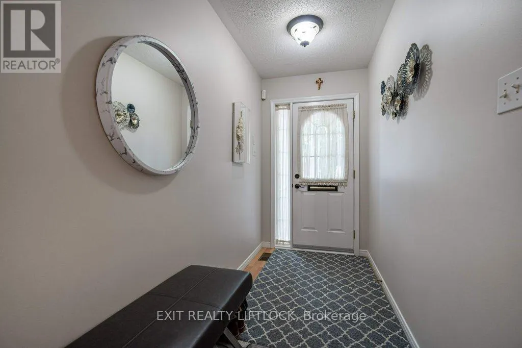 4 - 861 WENTWORTH STREET, #4