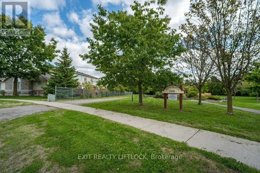 4 - 861 WENTWORTH STREET, #4