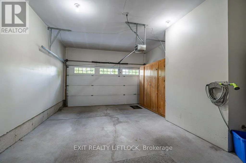 4 - 861 WENTWORTH STREET, #4