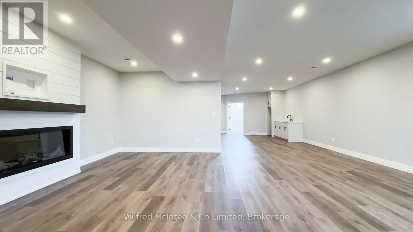 105 DEVINWOOD AVENUE