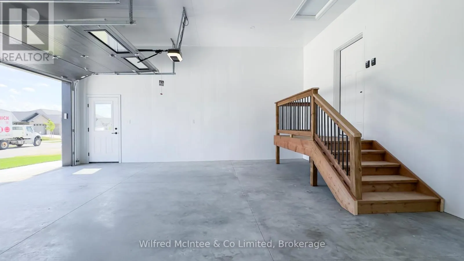 105 DEVINWOOD AVENUE