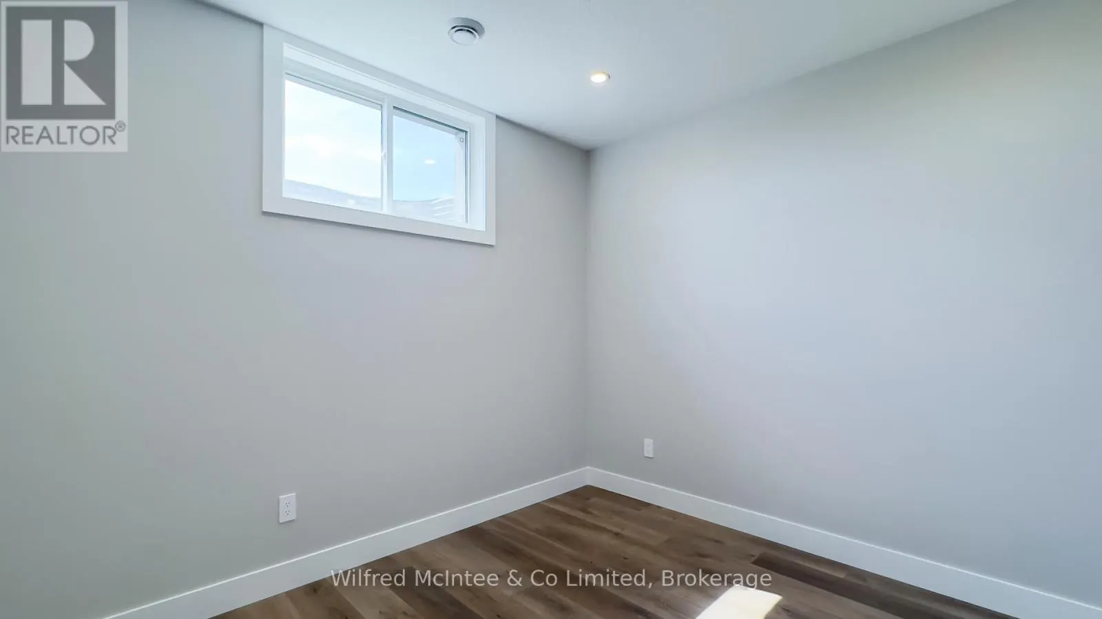 105 DEVINWOOD AVENUE