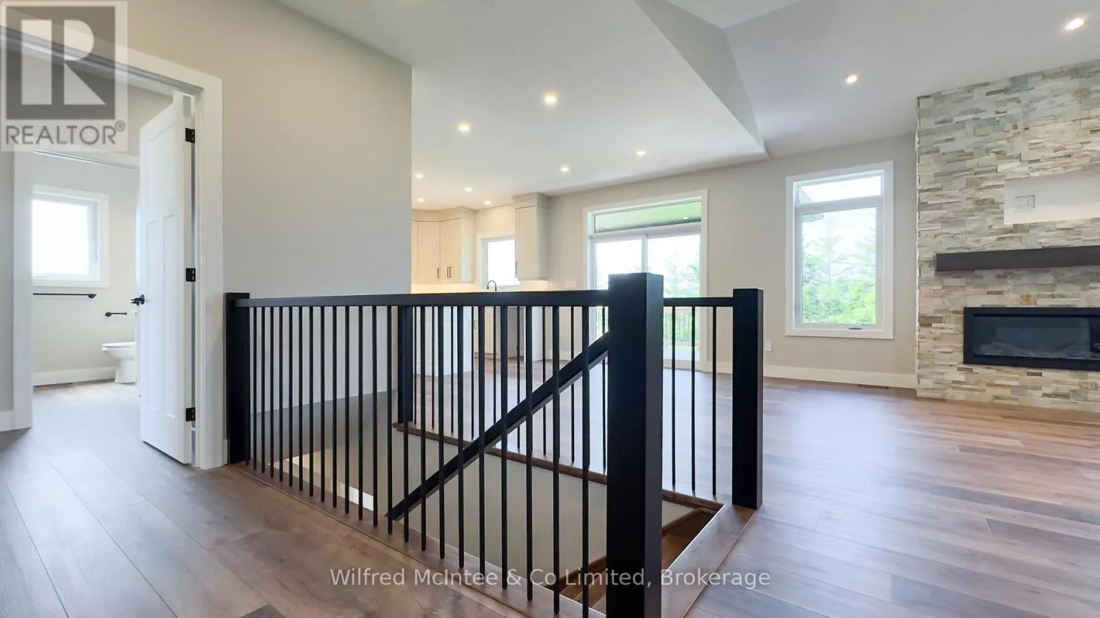105 DEVINWOOD AVENUE