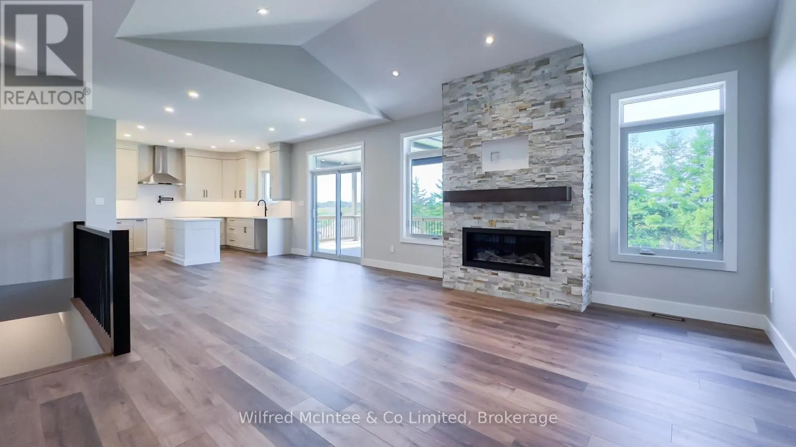 105 DEVINWOOD AVENUE