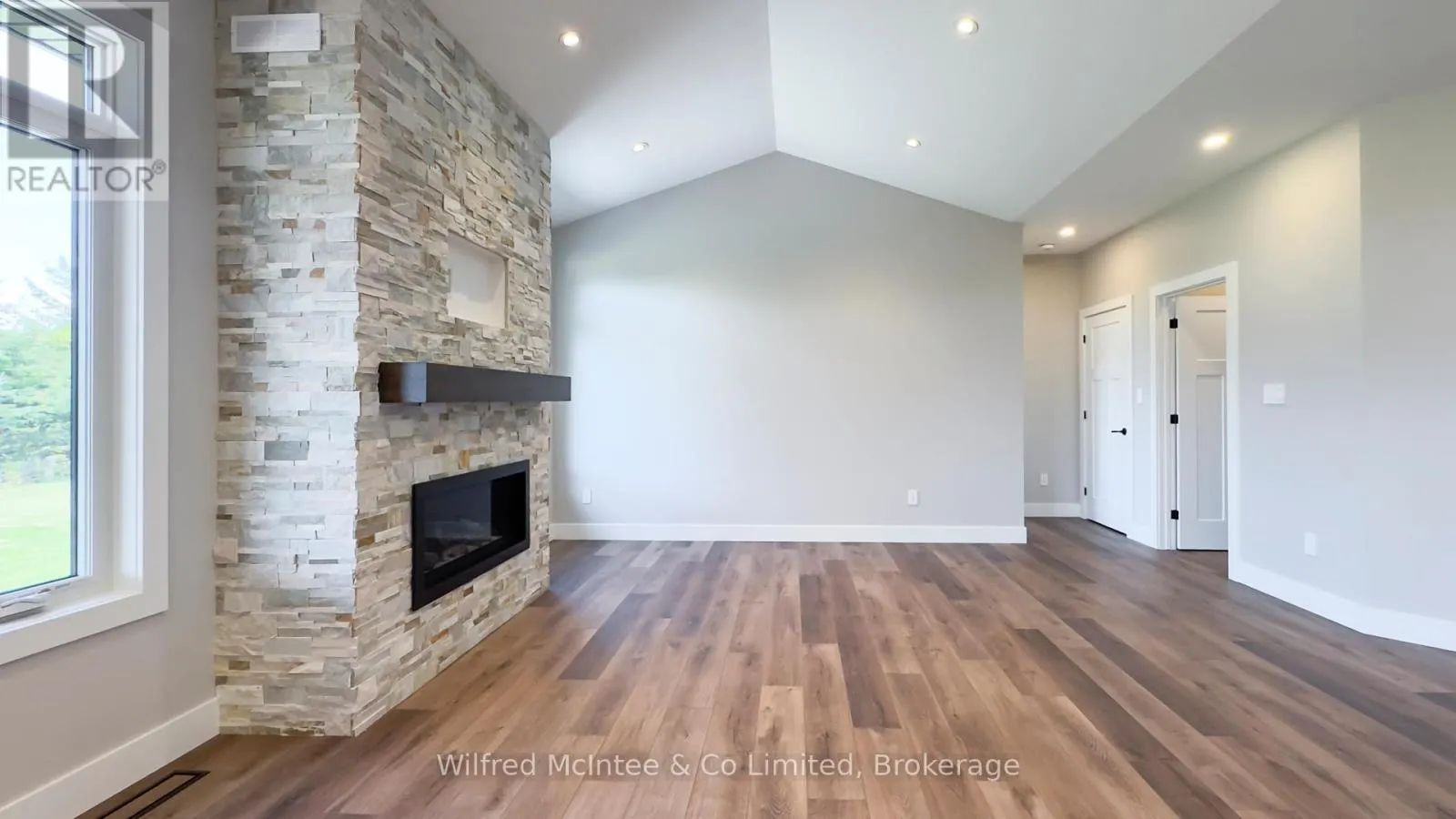 105 DEVINWOOD AVENUE
