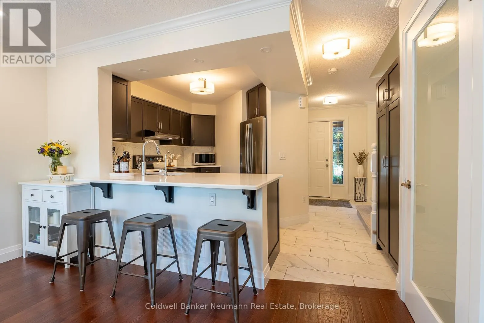 46 DARLING CRESCENT