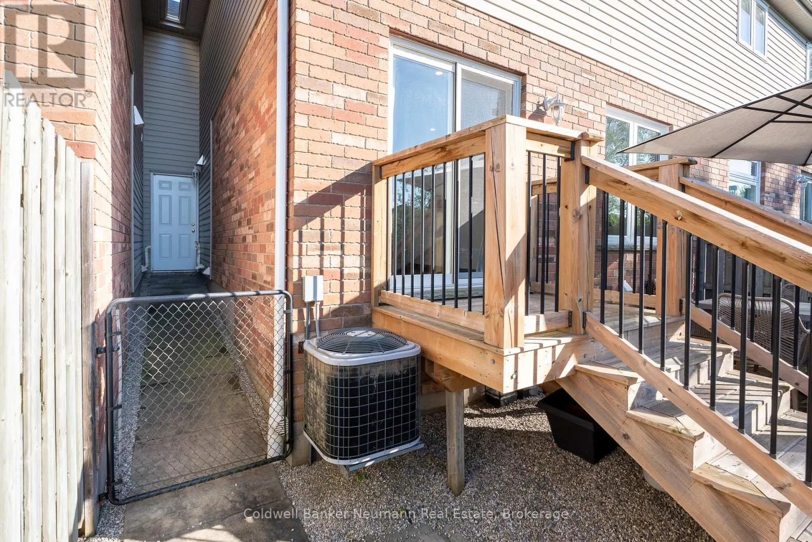 46 DARLING CRESCENT