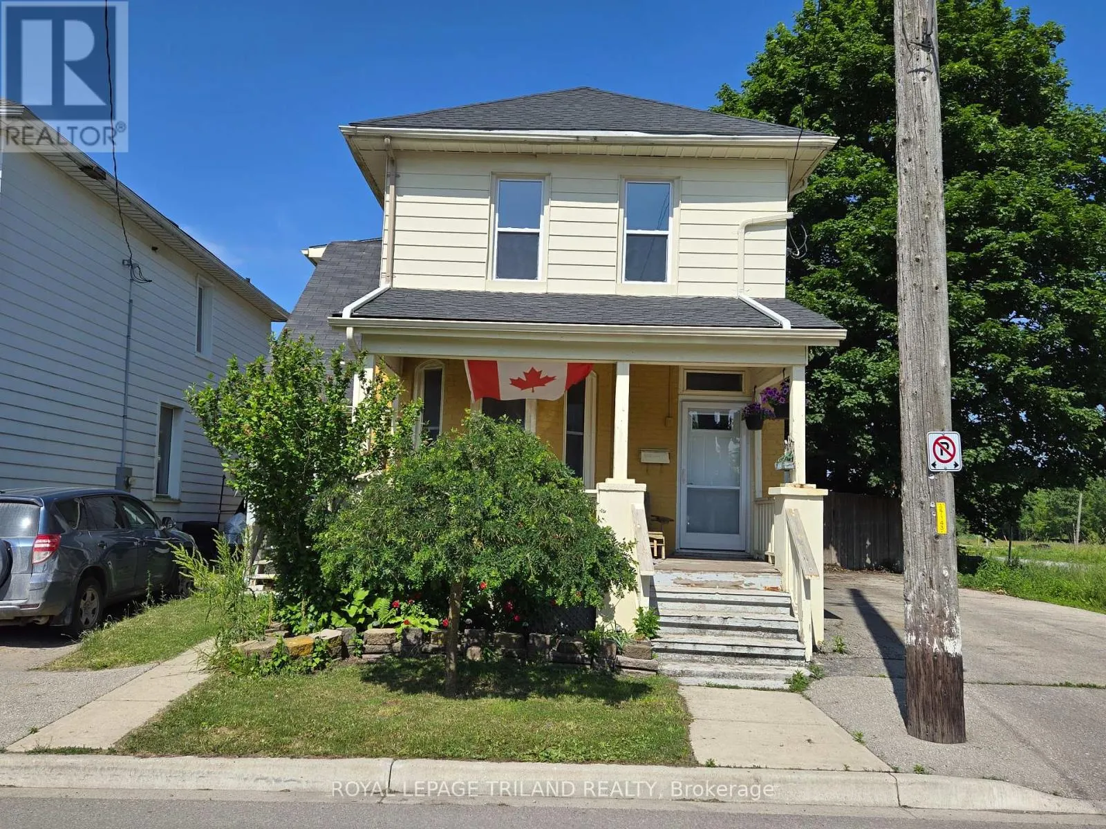 UPPER UNIT - 104 FLORA STREET, #UPPER UNIT