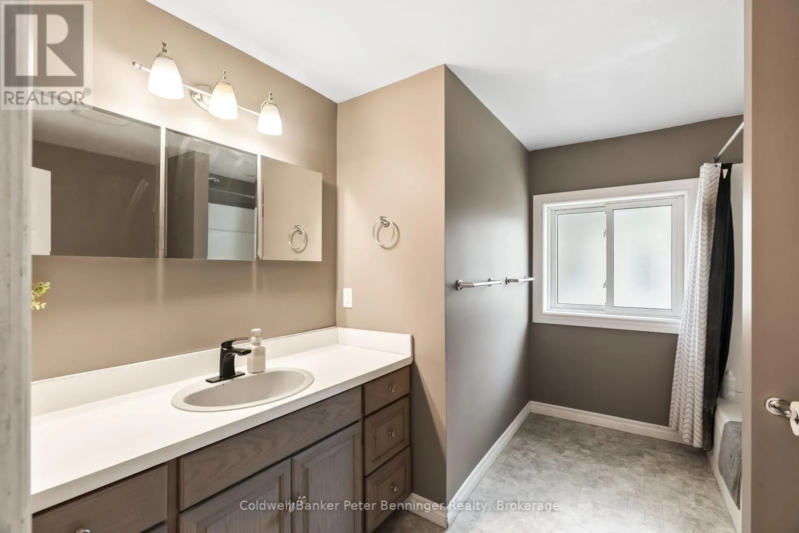12 PETER STREET S