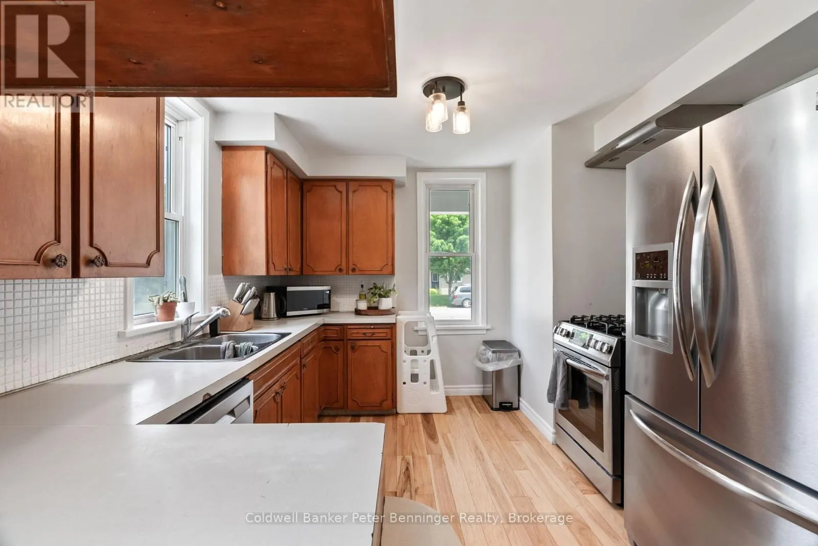 12 PETER STREET S