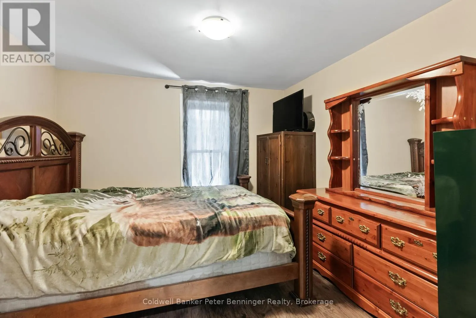 12 PETER STREET S