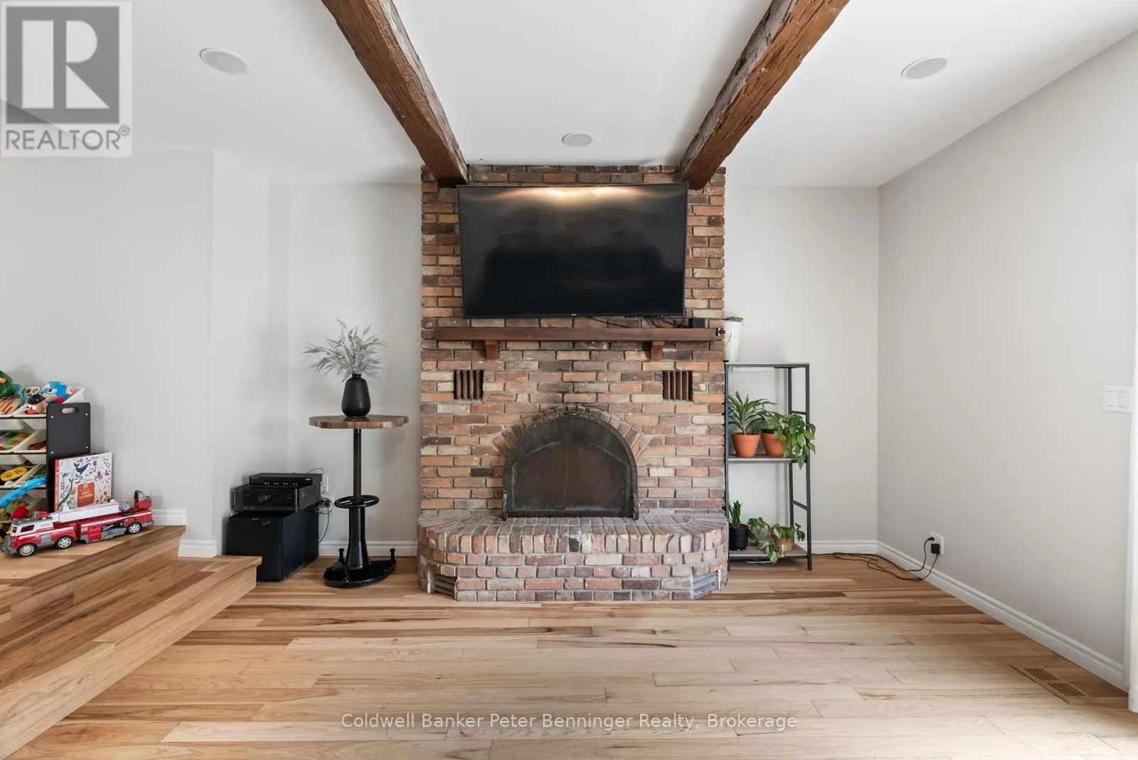 12 PETER STREET S