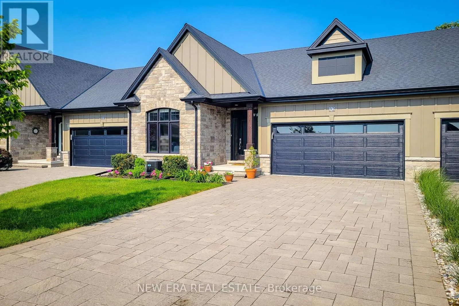 32 RIDGEVIEW CRESCENT