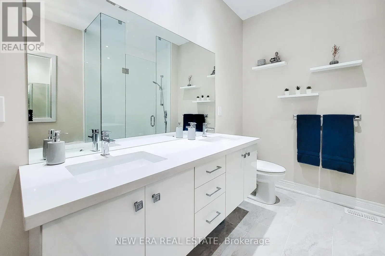 32 RIDGEVIEW CRESCENT