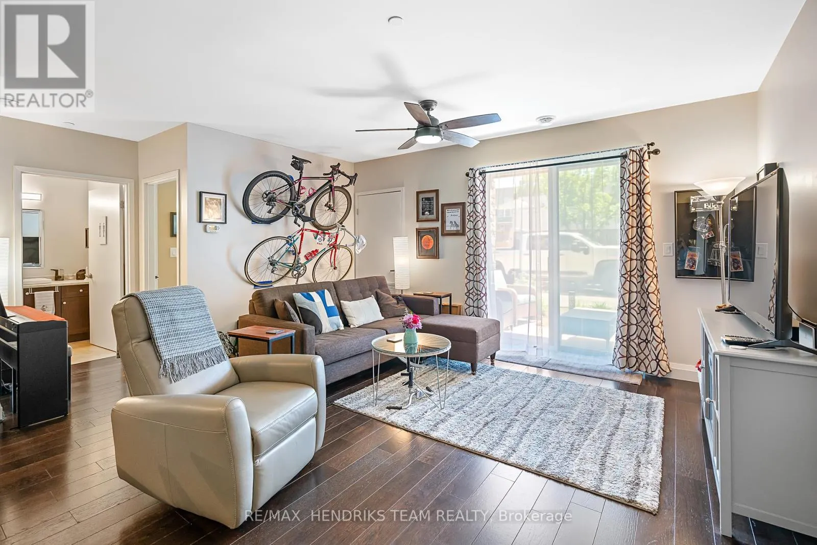 102 - 26 WELLINGTON STREET, #102