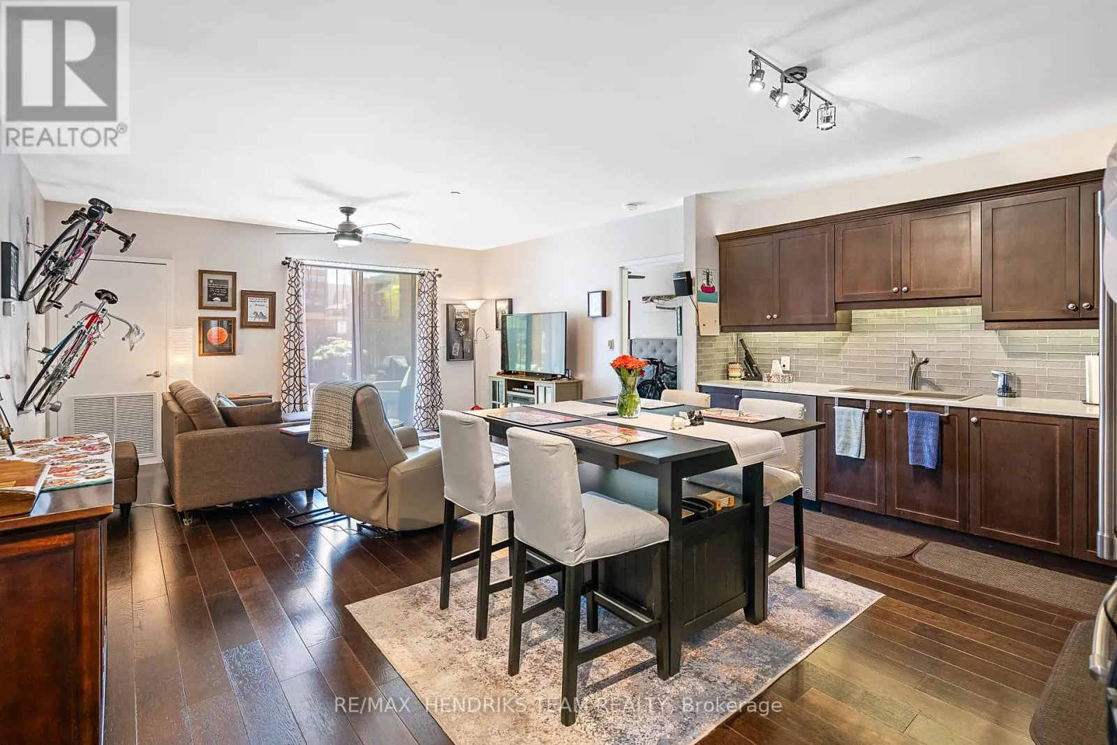102 - 26 WELLINGTON STREET, #102