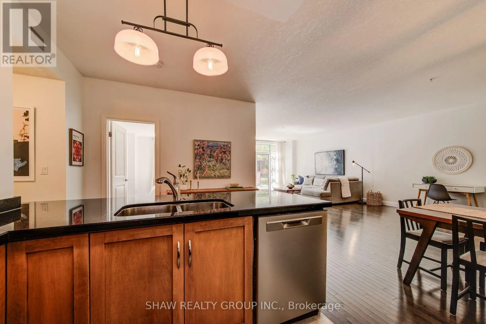 110 - 165 DUKE STREET E